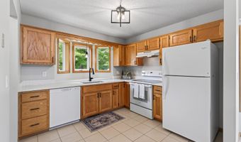 10607 56th St NE, Albertville, MN 55301