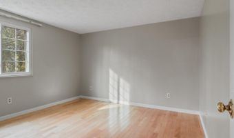 8463 MONARCH Ct, Annandale, VA 22003