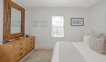 23 Catherine St, Newport, RI 02840