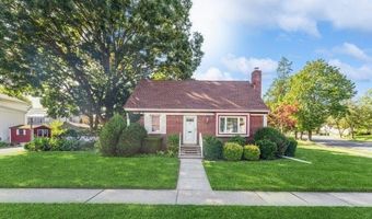 53 Albertson Pkwy, Albertson, NY 11507