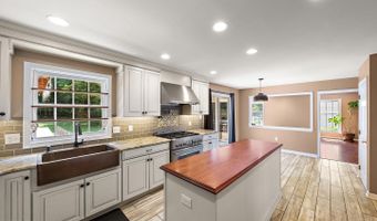28 CLARK Rdg, Hockessin, DE 19707
