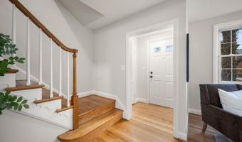 323 STRATFORD Rd, Baltimore, MD 21228