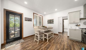 1012 S Nicholas Ave, Brandon, SD 57005
