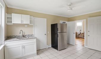 48 Constitution St 2, Bristol, RI 02809