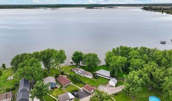 39225 N Shore Ave, Antioch, IL 60002