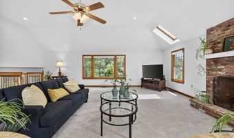 2 Stouffer Cir, Andover, MA 01810