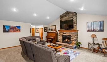 615 Woodsmen Dr NE, Alexandria, MN 56308