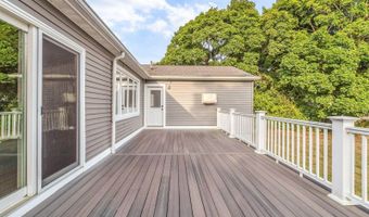 123 Mount Hope Ave, Bangor, ME 04401