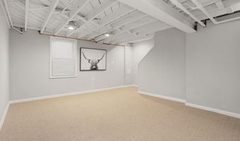 1033 N MONROE St, Arlington, VA 22201