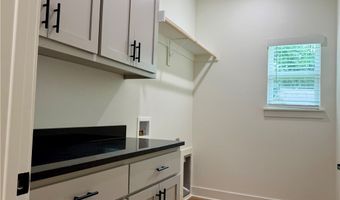 2 Fryer Ln, Bella Vista, AR 72715