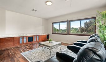 7096 Kalanianaole Hwy, Honolulu, HI 96825