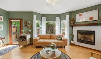 62 N Mountain Ave, Ashland, OR 97520