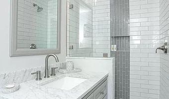14 Brinley St, Newport, RI 02840