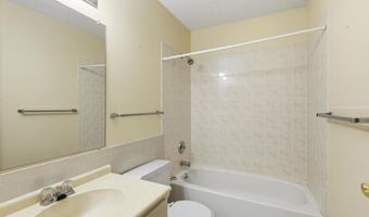 2344 Hidden Meadow Ln, Ballwin, MO 63021