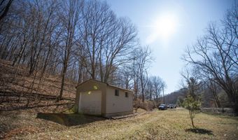 4624 Rhoric Rd, Athens, OH 45701