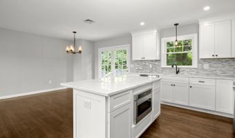 12 Cel Bret Dr, Danbury, CT 06810