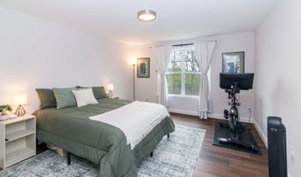 2544 Oxford Cir, Ann Arbor, MI 48103