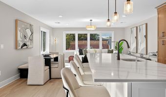 29 W 9TH St, Bayonne, NJ 07002