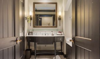 130 Daybreak Rdg Hs302, Avon, CO 81620