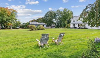 239 A Foreside Rd, Falmouth, ME 04105