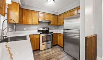 135 Fairway Dr 135, Cheshire, CT 06410