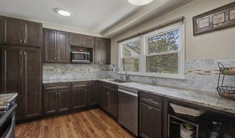 65 Somerset Ter, Bedminster, NJ 07921