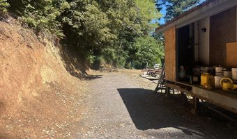 17301 Canyon Dr, Brookings, OR 97415