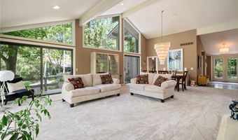 540 Bent Creek Oval, Aurora, OH 44202