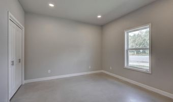 522 W 2nd St, Baxter Springs, KS 66713