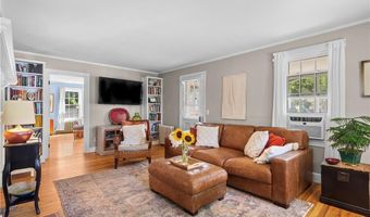 19 Harborview Ave, Bristol, RI 02809