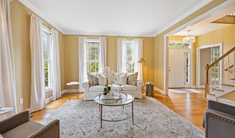 2 Ellsworth Pl, Avon, CT 06001