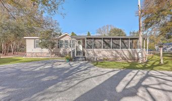 208 Catfish Landing Cir, Bonneau, SC 29431