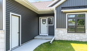 2005 E RIDGE HAVEN Ln, Appleton, WI 54913