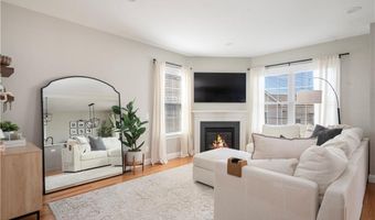 601 Hunting Hill Dr, Cumberland, RI 02864