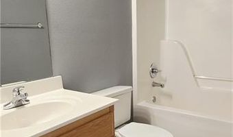 1 Hunby Ln, Bella Vista, AR 72715