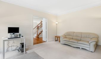 10604 MAPLECREST Ln, Potomac, MD 20854