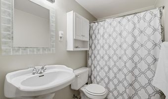 706 N Arbor Dr, Anchorage, KY 40223