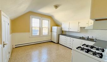 1574 Cranston St, Cranston, RI 02920