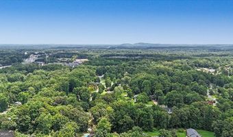 5422 Cheyenne Dr, Acworth, GA 30102