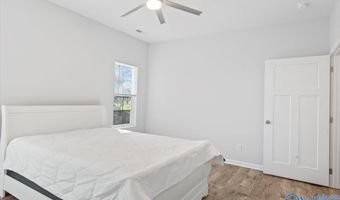 314 Creekside Dr, Albertville, AL 35950