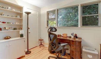 2700 N DINWIDDIE St N, Arlington, VA 22207