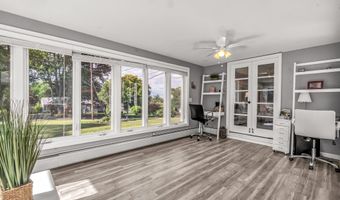 13 Pleasant Rise Cir, Brookfield, CT 06804