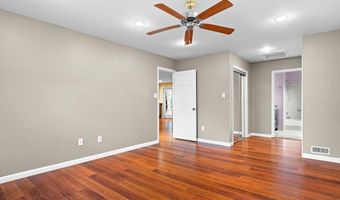 10 PINTO Ct, Rockville, MD 20850