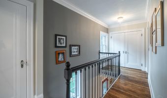 3729 Broadview Dr, Cincinnati, OH 45208