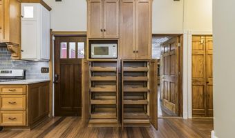 724 N Water St, Albany, IN 47320