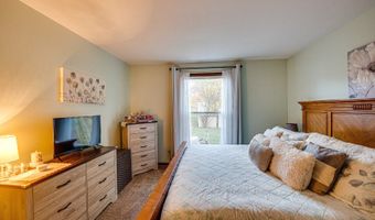 1715 Riverwood Dr, Algonquin, IL 60102