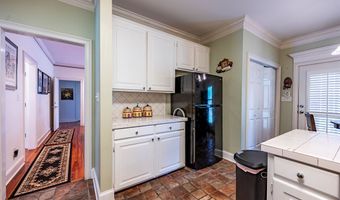 608 Russell Rd, Albany, GA 31707