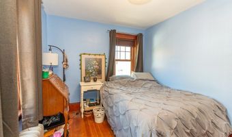 17 Carpenter St, Amesbury, MA 01913