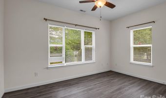 6 Scottish Cir, Asheville, NC 28803