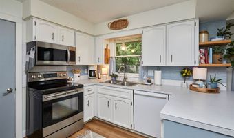 1506 S 14th St, Adel, IA 50003